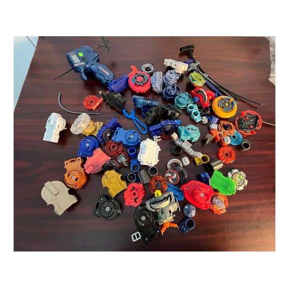 Beyblades Huge Lot Launchers Spinner Ripcords Hasbro Tomy - Picture 1 of 4